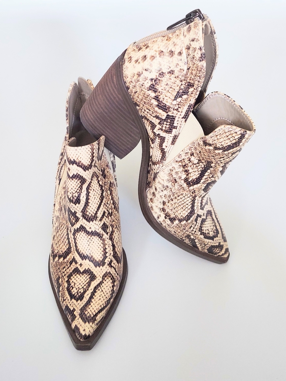 Vince Camuto Gradina Block Heel Snakeskin Ankle Booties Size 7 M